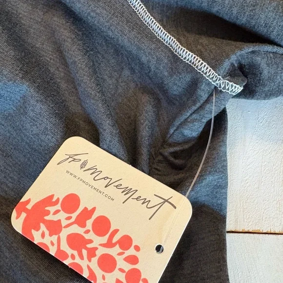 The Free People Movement Women’s Grey Right Or Run Long Sleeve Layer in XL NWT - Picture 10 of 10